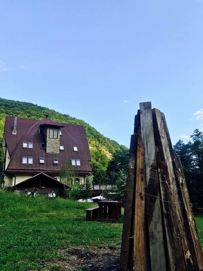Pension Casa Vanatorilor Băile Olăneşti Eksteriør bilde